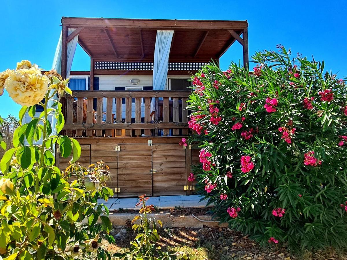 Villa Vravrona Tower & Suites Markópoulon Exterior foto